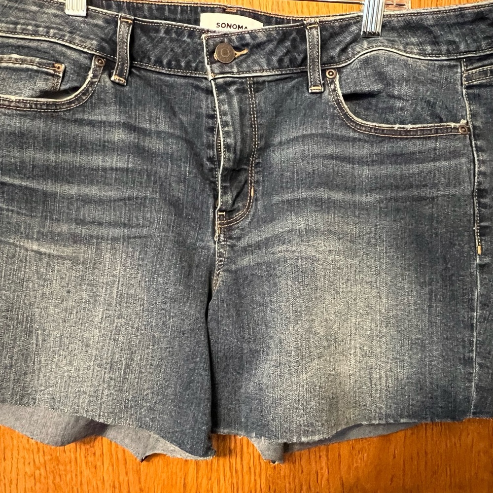 Sonoma brand cut off shorts new without tags size 16